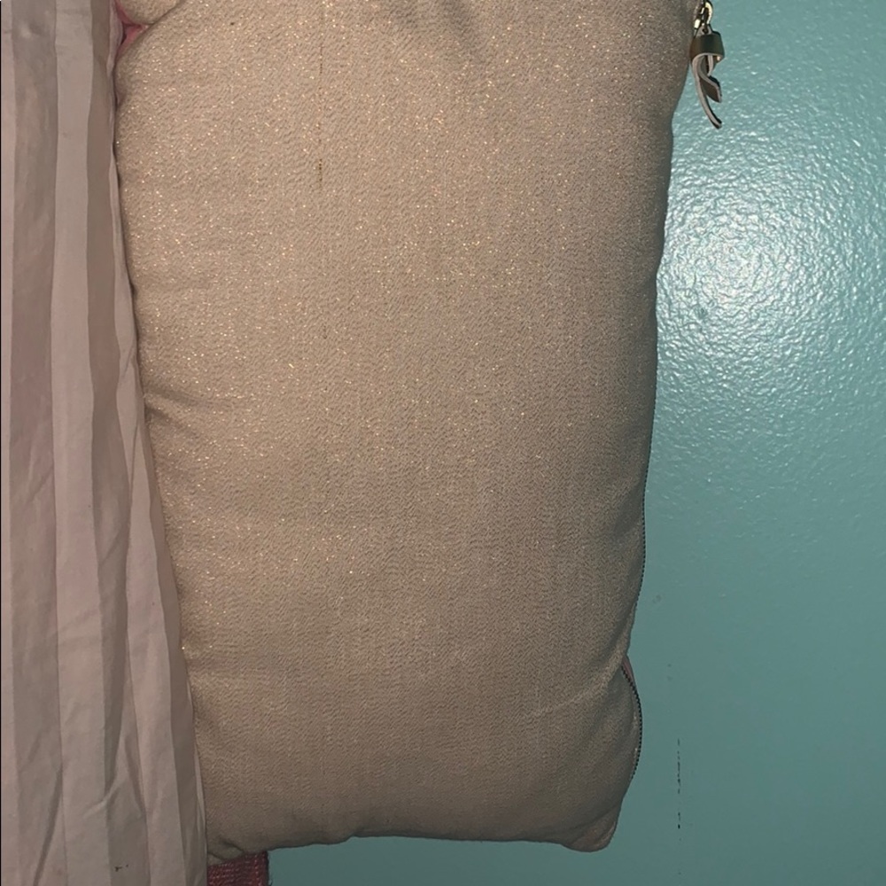 pillow - Picture 3 of 3